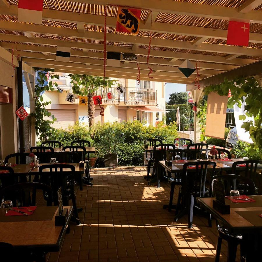 Room Bistro 33 Commugny Dış mekan fotoğraf